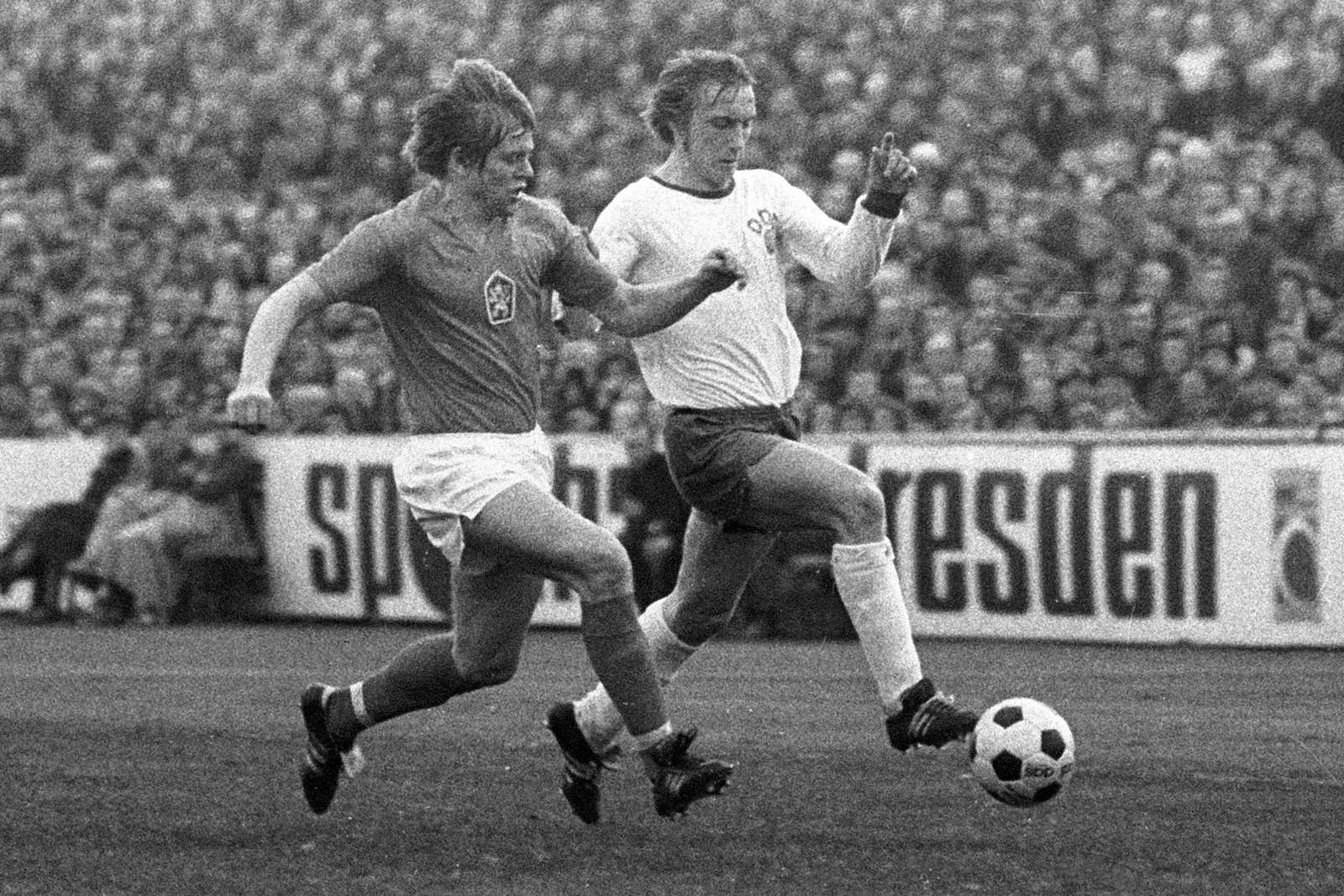 Joachim Streich Joachim Streich (r.) in der Nationalmannschaft der DDR.