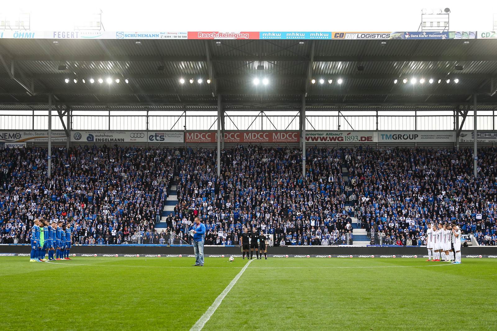 1 fc magdeburg, mdcc arena, 3. liga Gedenkminute in der MDCC Arena