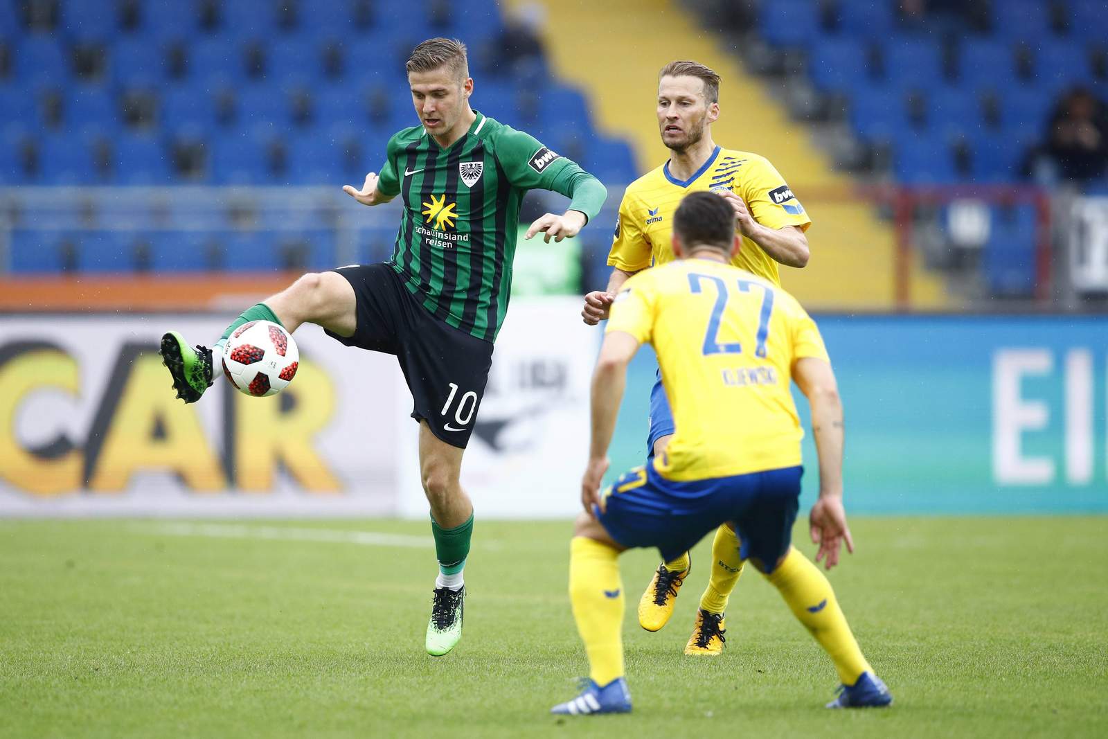 3. liga, preußen münster, martin kobylanski Martin Kobylanski (l.) gegen Niko Kijewski.