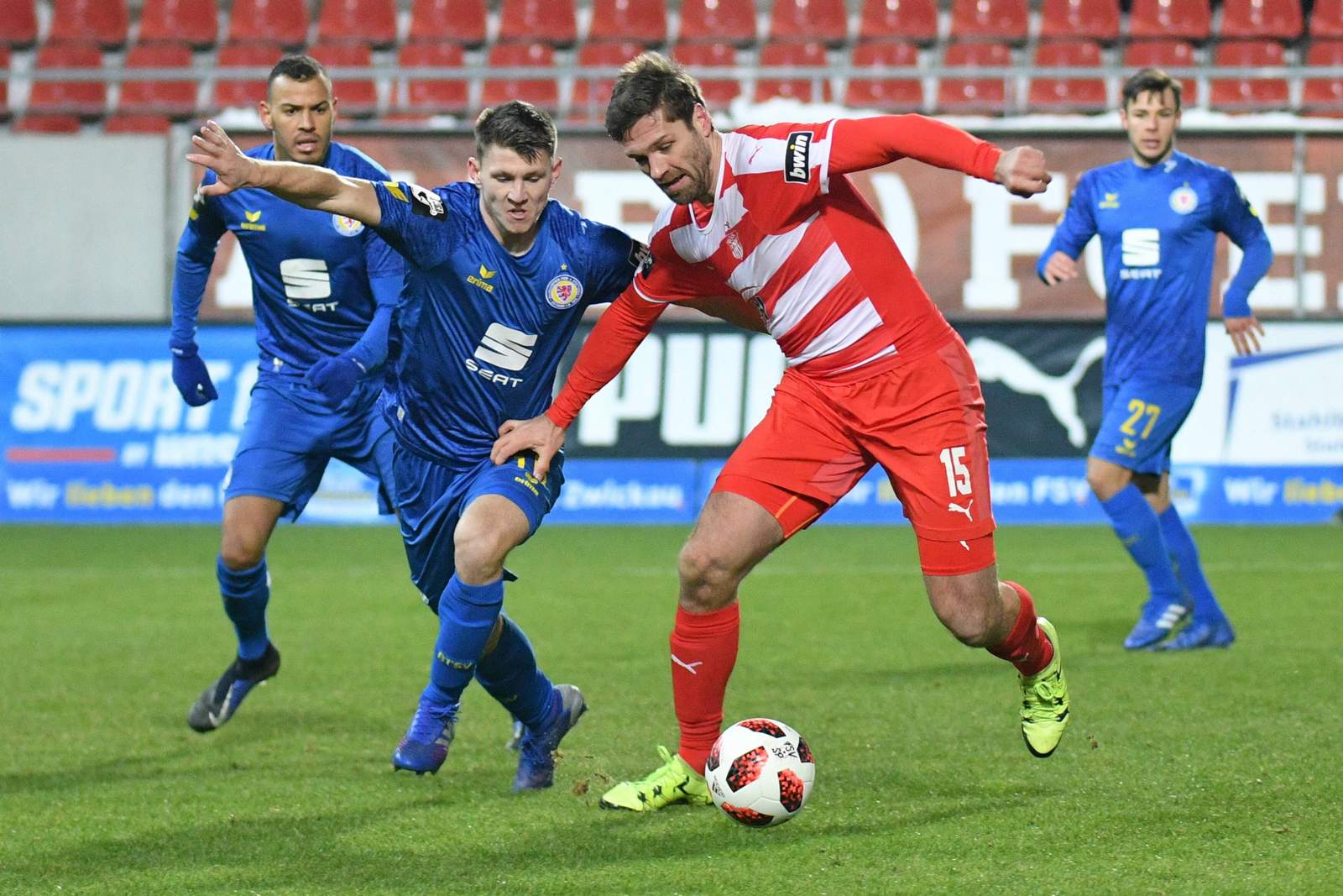 Robin Becker, Eintracht Braunschweig, Ronny König, Zwickau, 3. Liga Ronny König vom FSV Zwickau gegen Robin BEcker von Eintracht Braunschweig