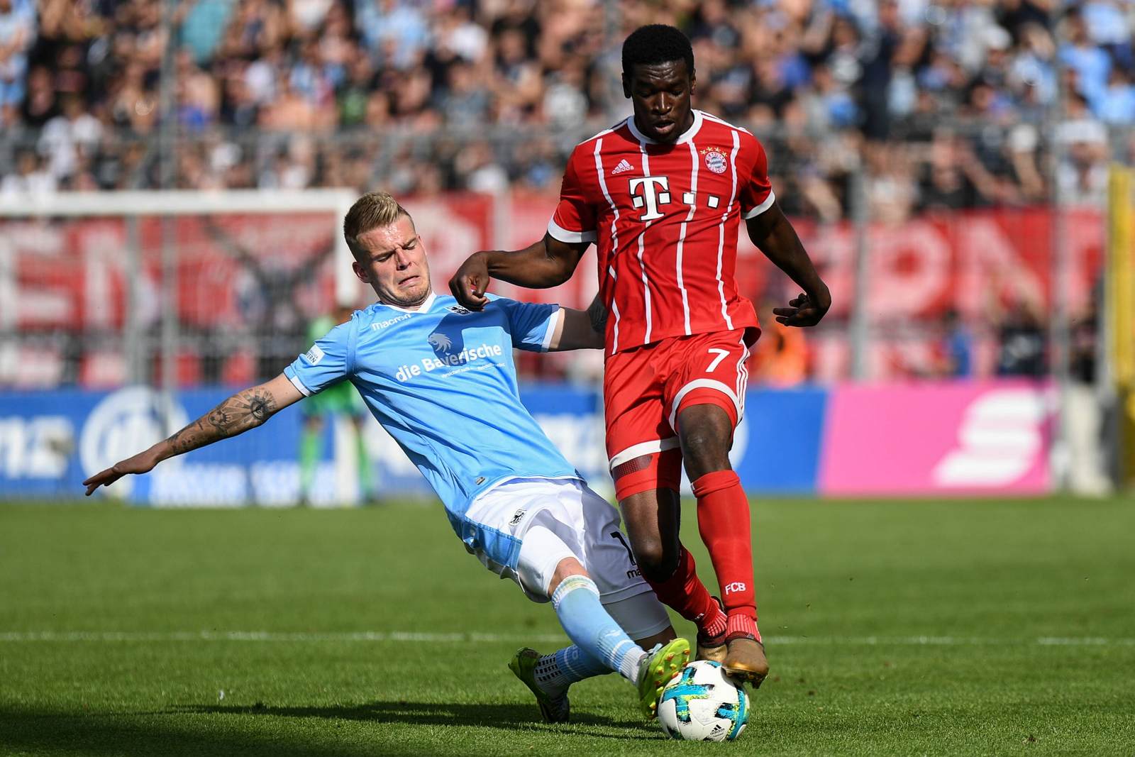 daniel wein, okyere wriedt, 1860 münchen, fc bayern u23, regionalliga bayern Daniel Wein gegen Okyere Wriedt