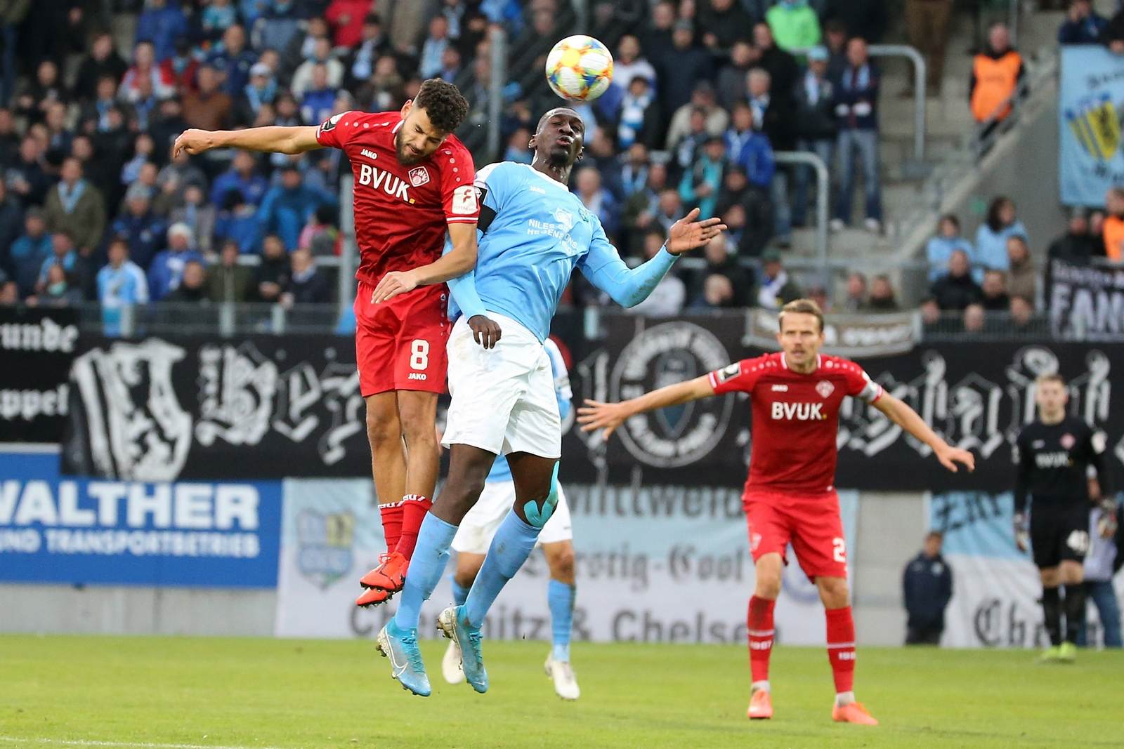 Dave Gnaase, Würzburger Kickers, Tarsis Bonga, Chemnitzer FC, 3. liga Dave Gnaase von den Würzburger Kickers gegen Tarsis Bonga vom Chemnitzer FC