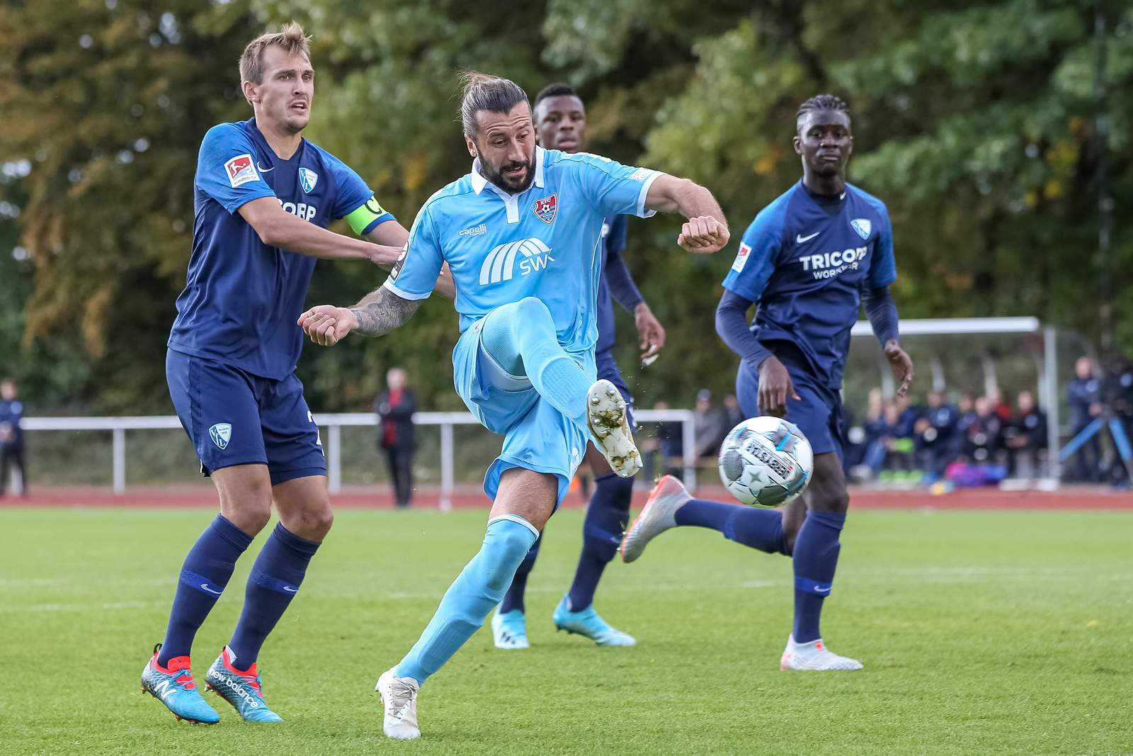 kfc uerdingen, dominic maroh Dominic Maroh (v.) im Test gegen Bochums Robert Tesche.