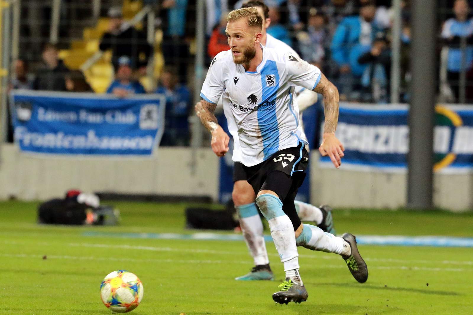 3. liga, 1860 münchen, tim rieder Tim Rieder im "Löwen"-Dress.