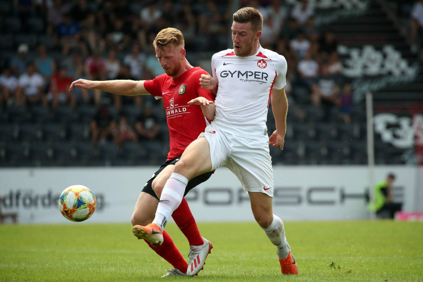 3. liga, sonnenhof großaspach, dominik martinovic, fck, christian kühlwetter Dominik Martinovic (l). von Großaspach gegen Christian Kühlwetter vom FCK.