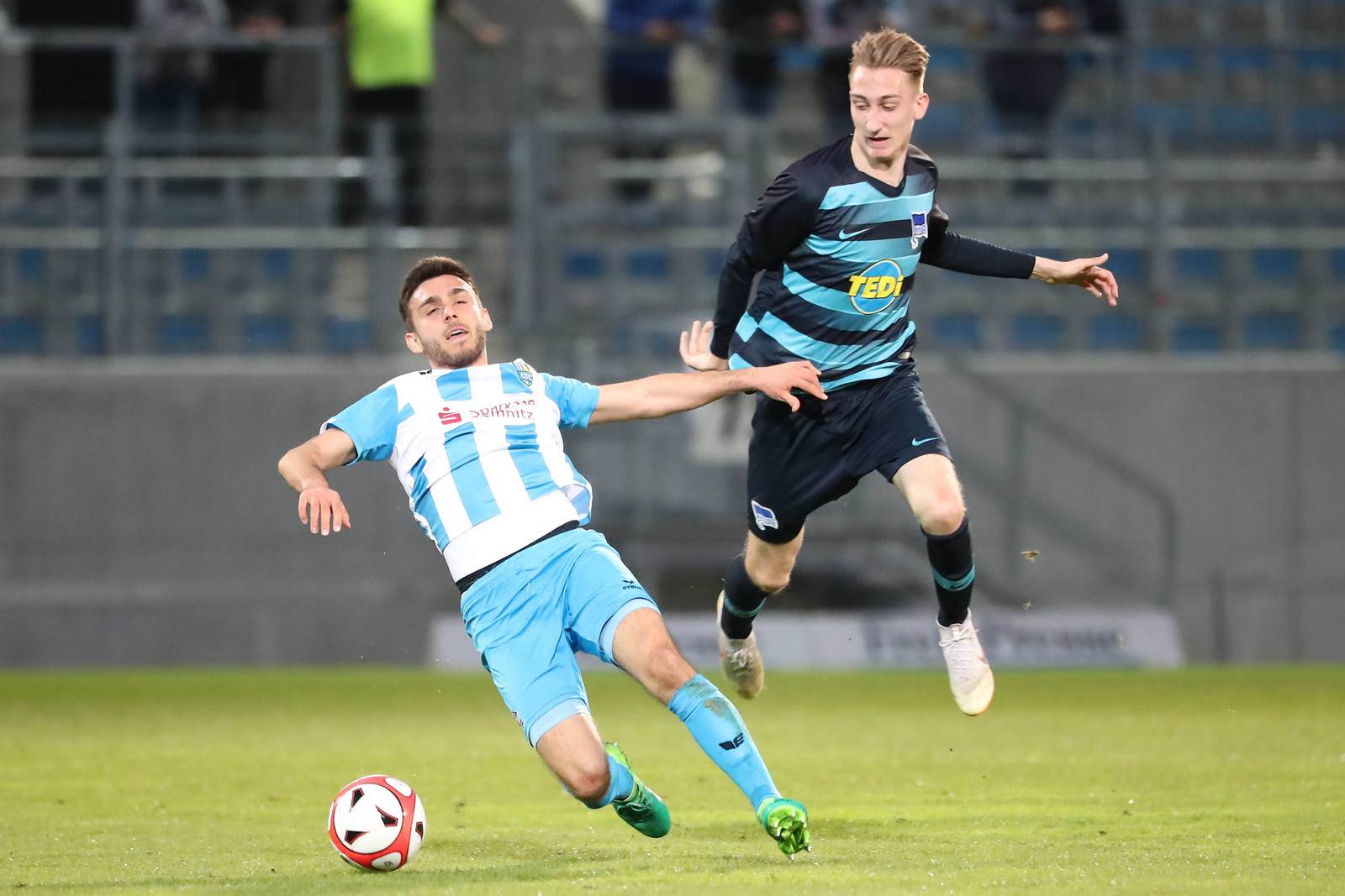 ioannis karsanidis, florian krebs, chemnitzer fc, hertha bsc, regionalliga nordost Ioannis Karsanidis gegen Florian Krebs