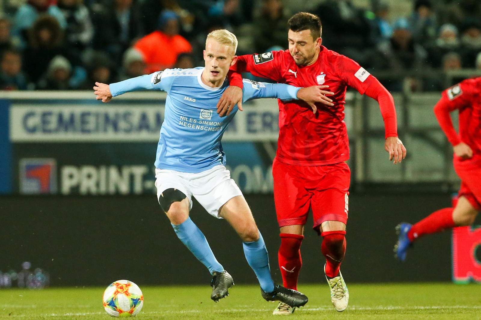 3. liga, cfc, pelle hoppe Pelle Hoppe (l.) gegen Zwickaus Davy Frick.