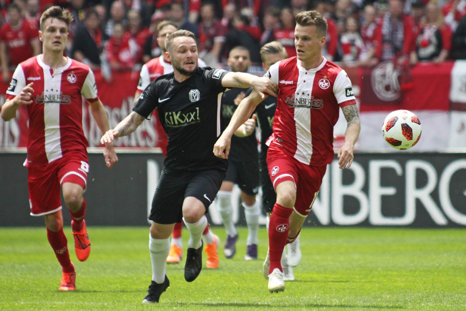 3. liga, fck, florian pick, sv meppen, marius kleinsorge Marius Kleinsorge (m.) gegen Florian Pick (r.).