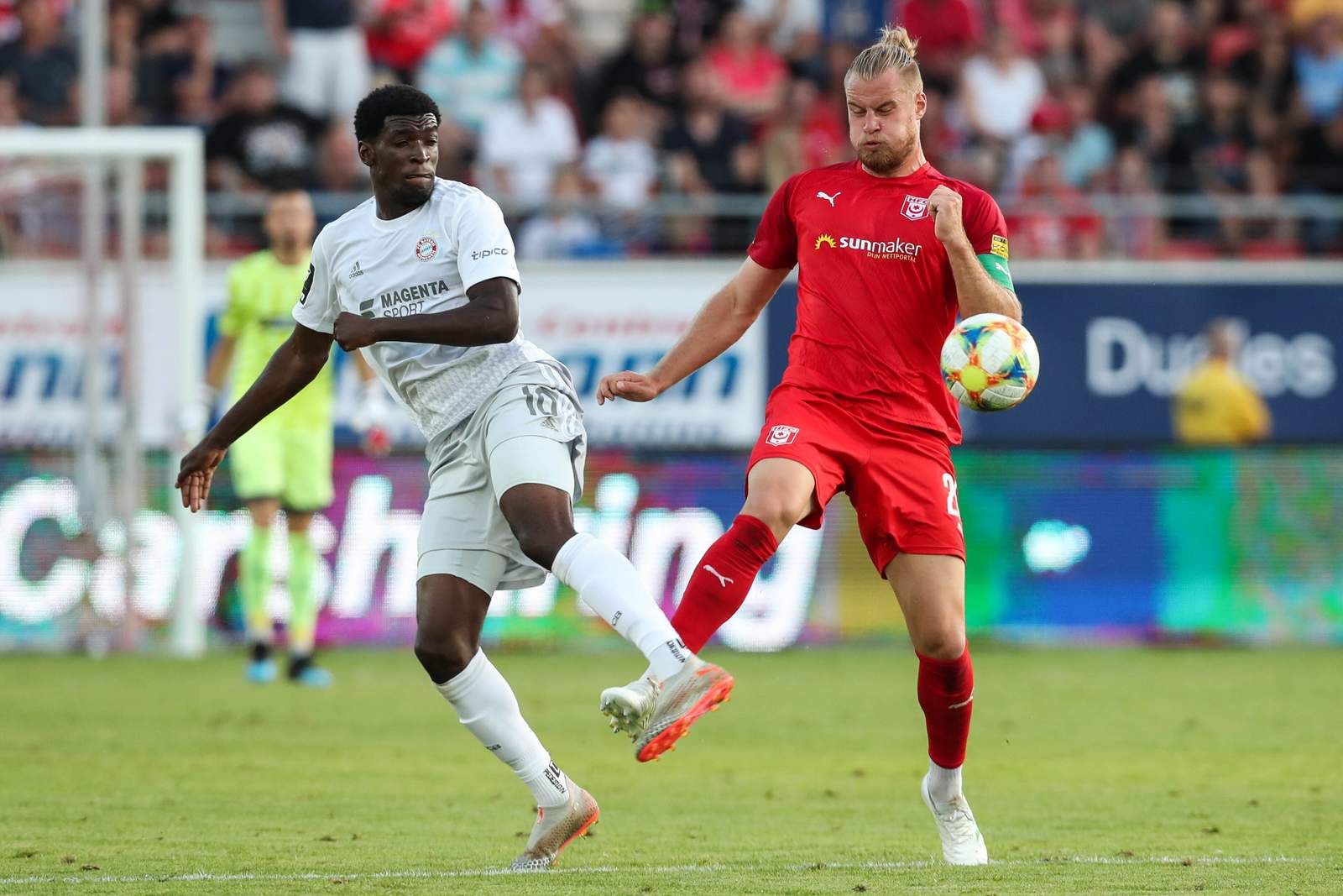 3. liga, fc bayern u23, otschi wriedt, hfc, sebastian mai Otschi Wriedt von der FC Bayern U23 gegen Halles Sebastian Mai.