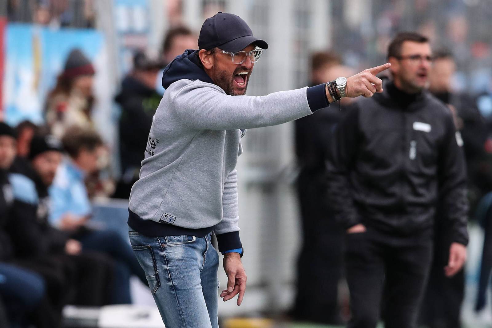3. liga, 1 . fc magdeburg, claus-dieter wollitz Claus-Dieter Wollitz an der Magdeburger Seitenlinie.