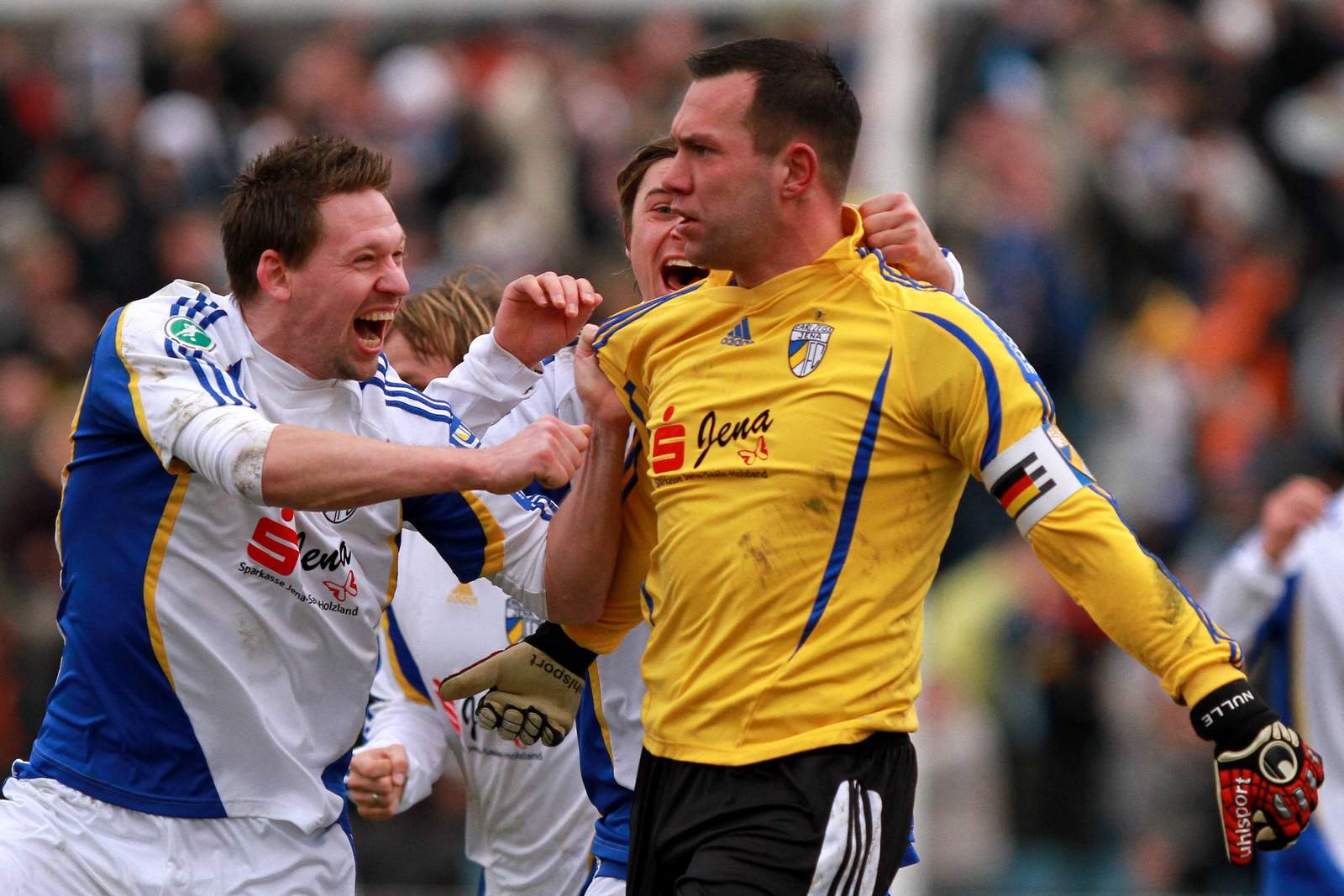carl zeiss jena, carsten nulle Carsten Nulle (r.) beim Torjubel gegen Osnabrück.
