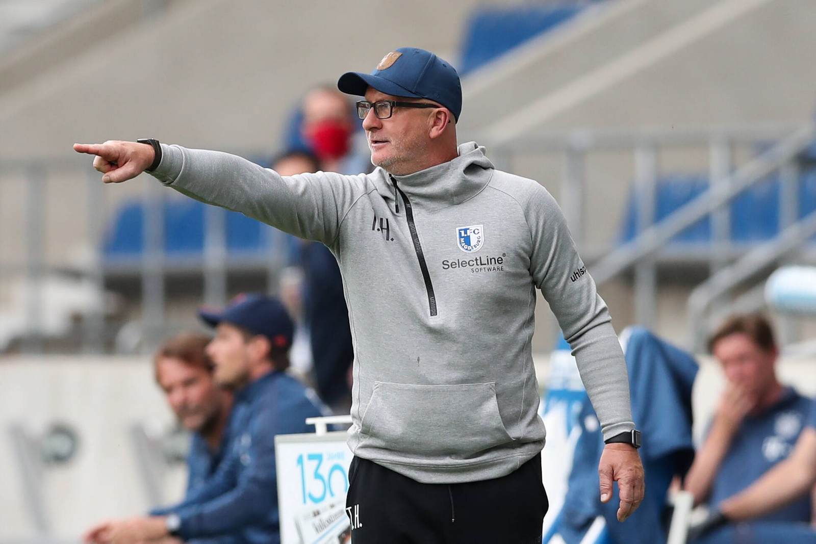 3. liga, 1. fc magdeburg, thomas hoßmang FCM-Coach Thomas Hoßmang gibt Anweisungen.