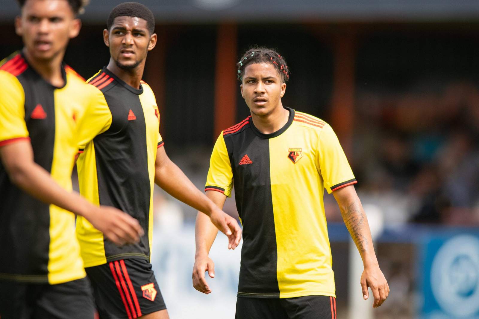 Jayden Bennetts, Watford, U23 Jayden Bennetts mit Teamkollegen bei Watford