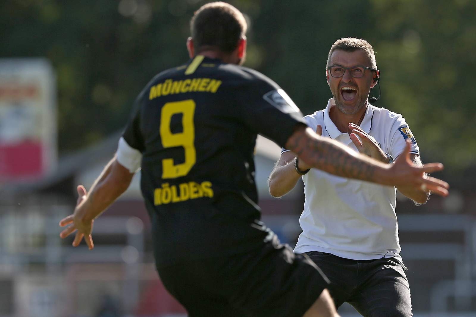 3. liga, 1860 münchen, sascha mölders, michael köllner Sascha Mölders jubelt mit Michael Köllner.