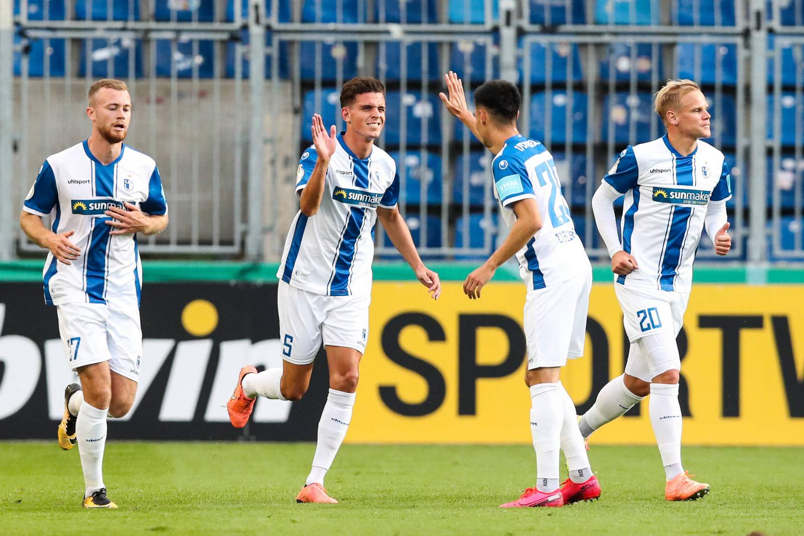 dfb pokal, 1. fc magdeburg, tobias müller Tobias Müller bejubelt seinen Pokal-Treffer gegen Darmstadt.