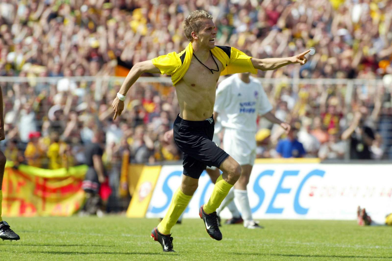 Ranisav Jovanovic, Dynamo Dresden, Regionalliga Ranisav Jovanovic jubelt für Dynamo Dresden